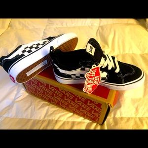 Youth sneakers, Vans, brand new never worn!